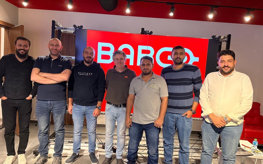 Barco Saudi Arabia UniSee mounting training with partners